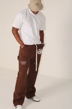 Load image into Gallery viewer, F/W ‘25 Brown Sweatpants w/ White Logo
